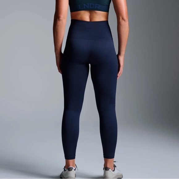 LNDR - CHISEL 7/8 legging - Picture 2 of 7